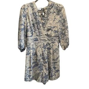 Simplee Light Blue & White Floral Open Back Romper Size L